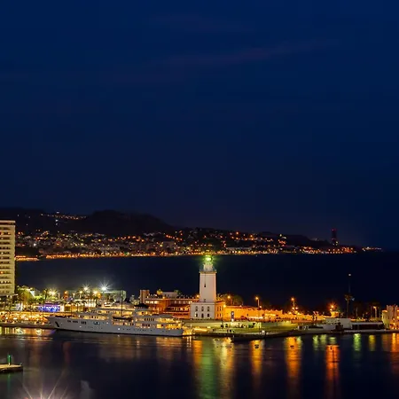 Alameda De Colon Solo Familias * Málaga